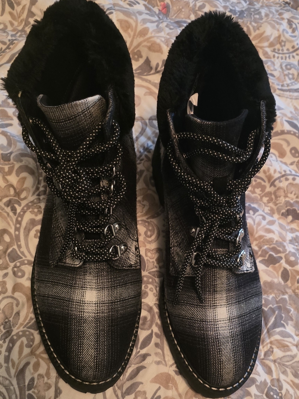 Women’s EST. 1946 Black /White Gray Ankle Boots BlackAnkleFur Lace Up,Sz 9
